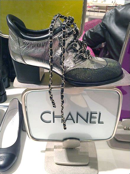 chanel shoes with chain